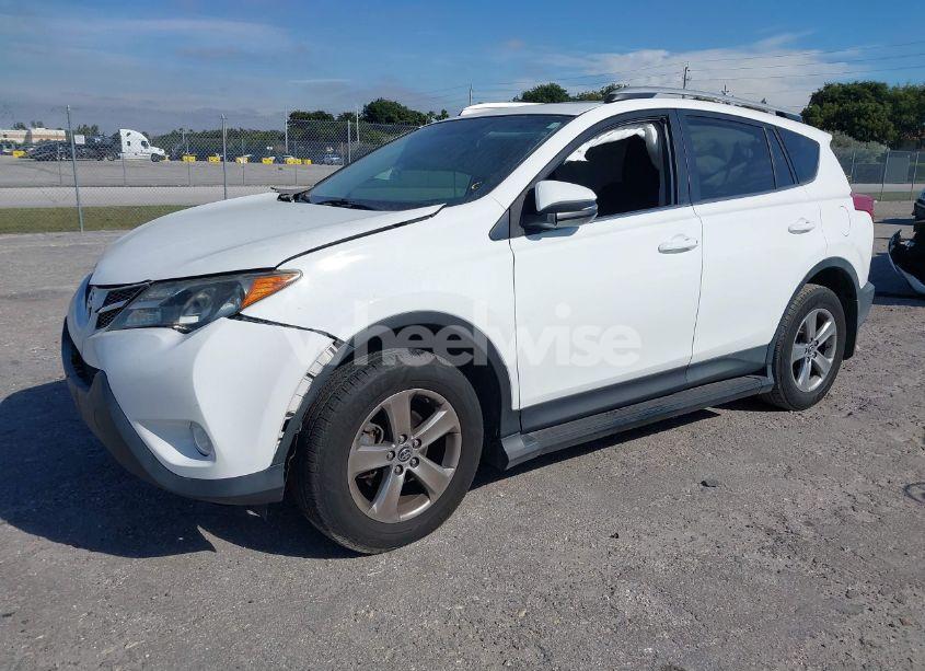 Photo 2 of 2015 Toyota Rav4 XLE (VIN 2T3WFREV0FW179453)