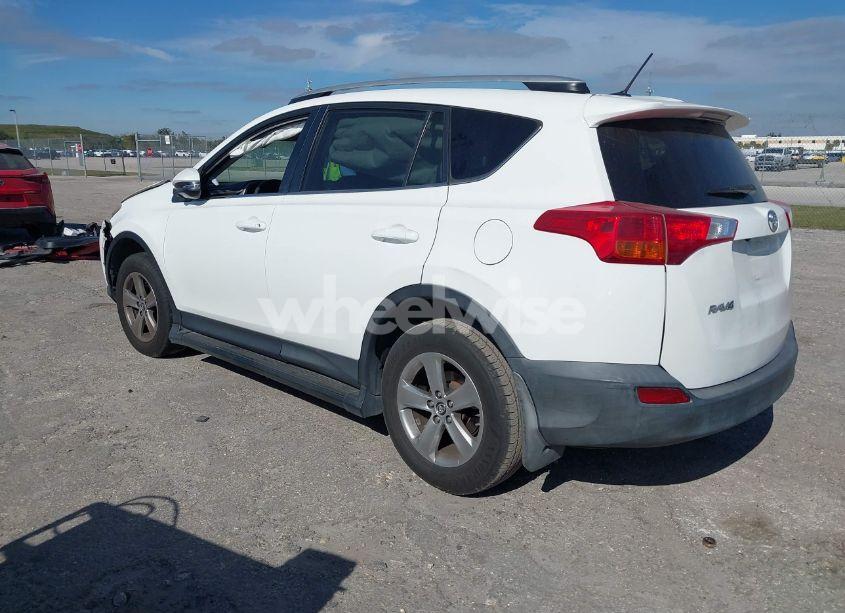Photo 3 of 2015 Toyota Rav4 XLE (VIN 2T3WFREV0FW179453)