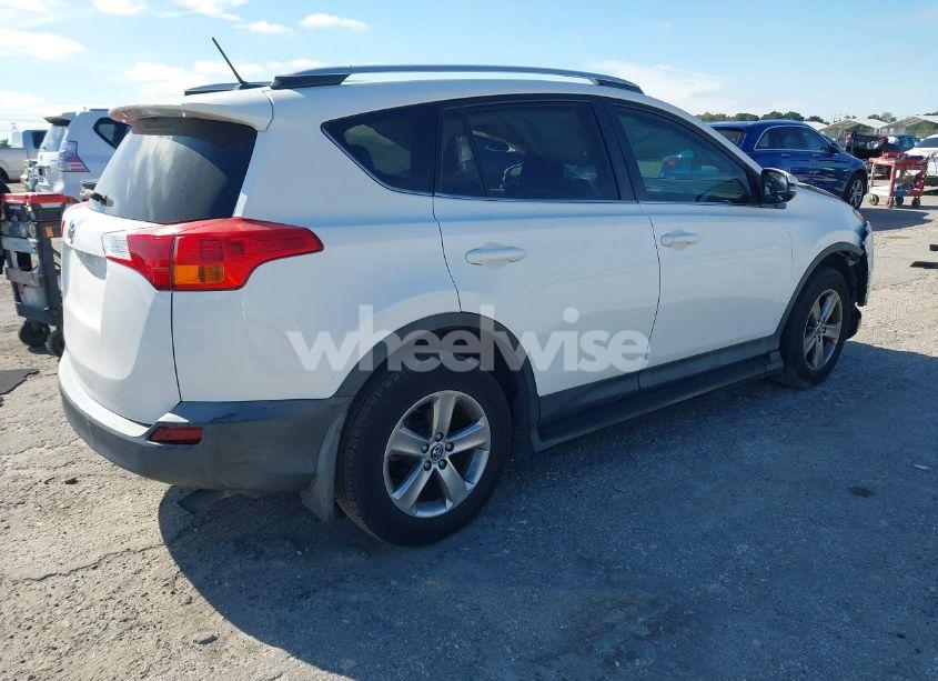 Photo 4 of 2015 Toyota Rav4 XLE (VIN 2T3WFREV0FW179453)