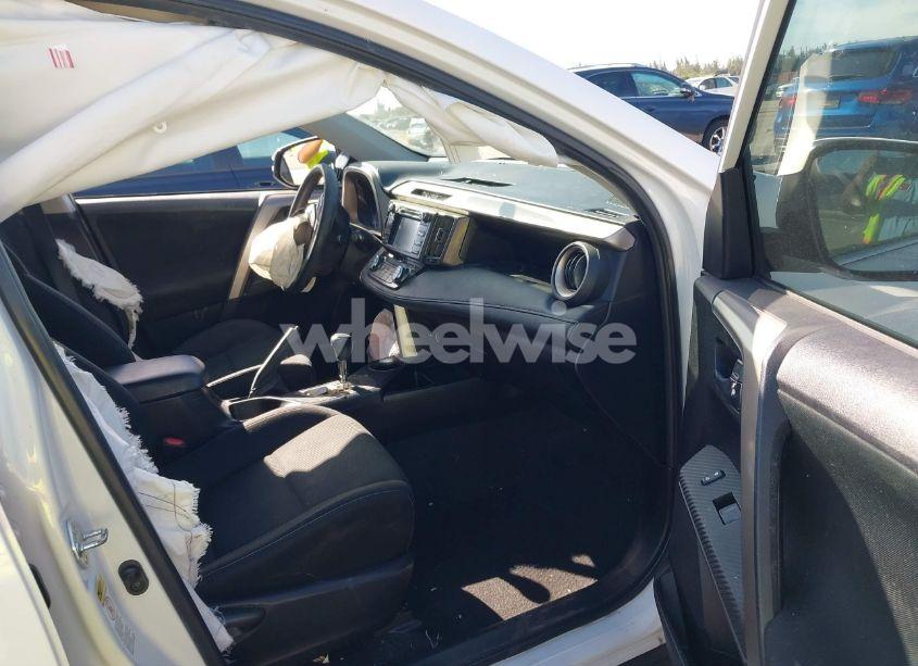 Photo 5 of 2015 Toyota Rav4 XLE (VIN 2T3WFREV0FW179453)