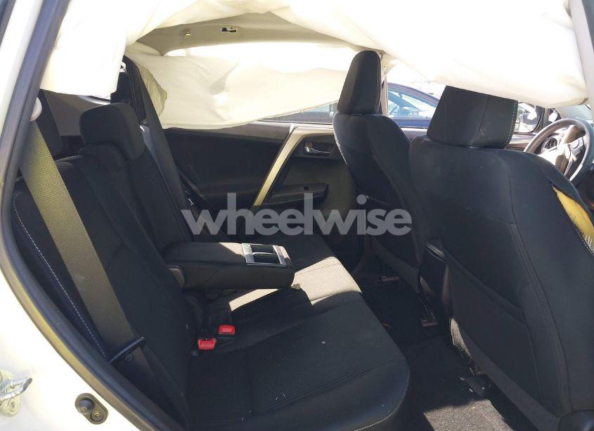 Photo 8 of 2015 Toyota Rav4 XLE (VIN 2T3WFREV0FW179453)