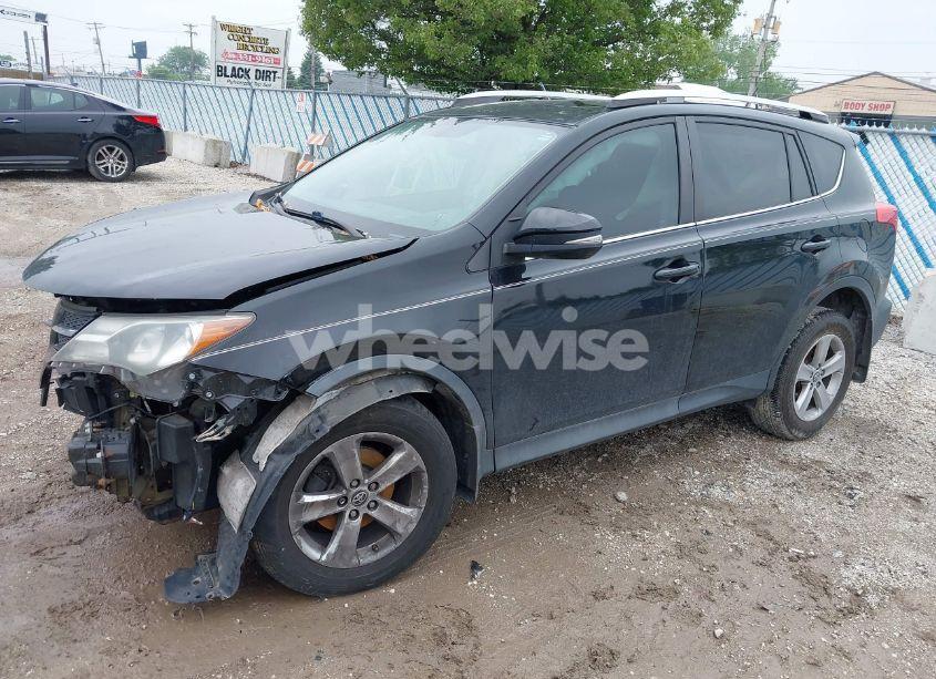 Photo 2 of 2015 Toyota Rav4 XLE (VIN 2T3WFREV0FW182871)