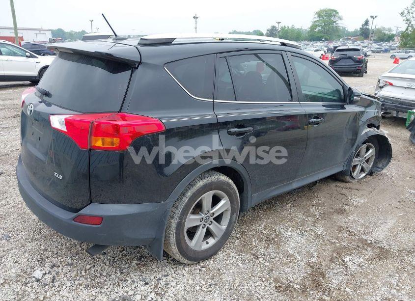 Photo 4 of 2015 Toyota Rav4 XLE (VIN 2T3WFREV0FW182871)