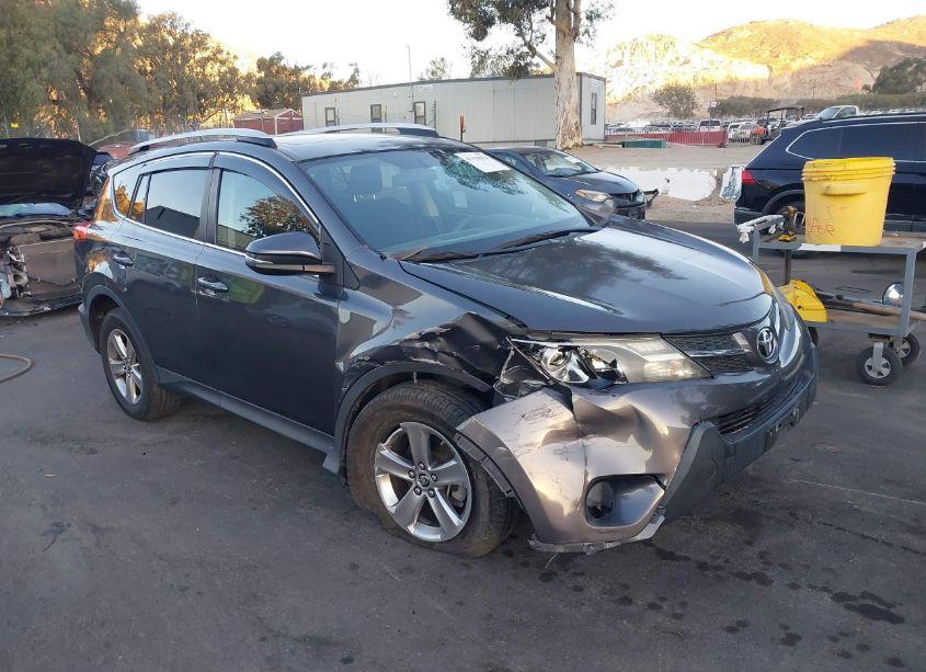 2015 Toyota Rav4 XLE (VIN 2T3WFREV0FW191702) main photo