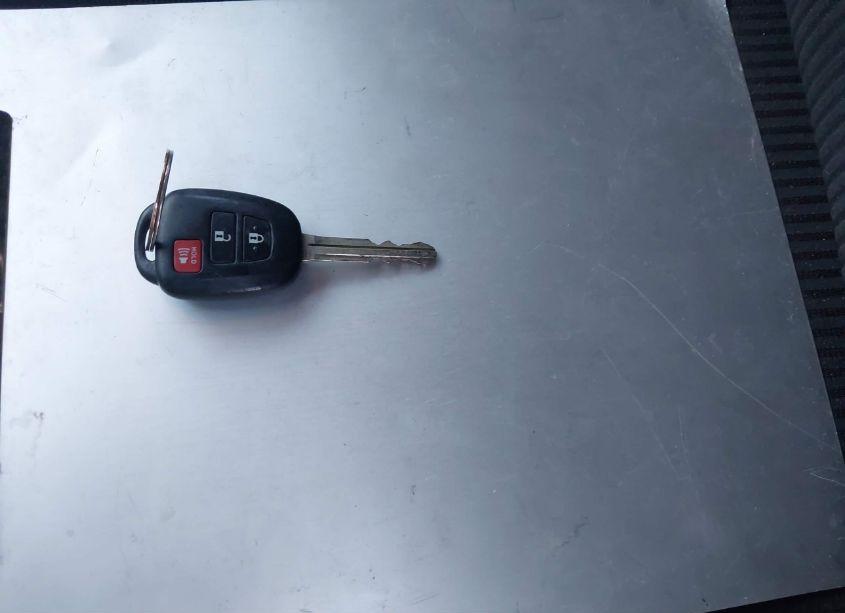 Photo 10 of 2015 Toyota Rav4 XLE (VIN 2T3WFREV0FW191702)