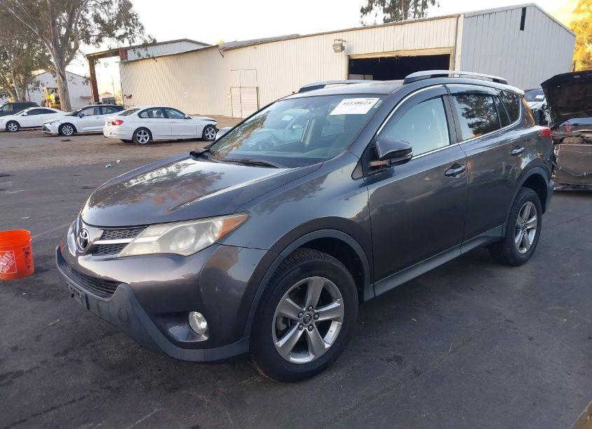 Photo 2 of 2015 Toyota Rav4 XLE (VIN 2T3WFREV0FW191702)