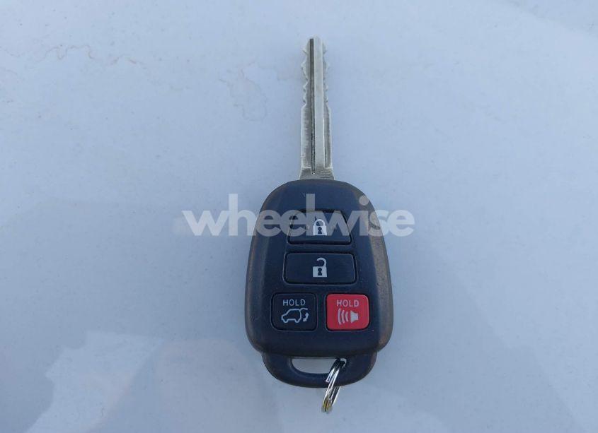 Photo 11 of 2015 Toyota Rav4 XLE (VIN 2T3WFREV0FW226304)