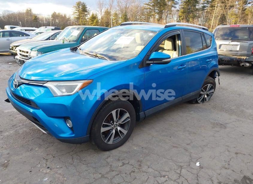 Photo 2 of 2016 Toyota Rav4 XLE (VIN 2T3WFREV0GW252533)