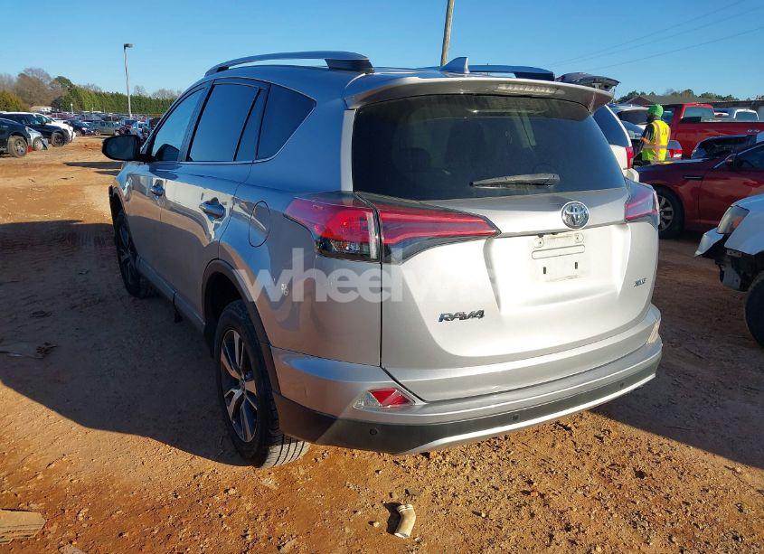 Photo 3 of 2016 Toyota Rav4 XLE (VIN 2T3WFREV0GW282440)