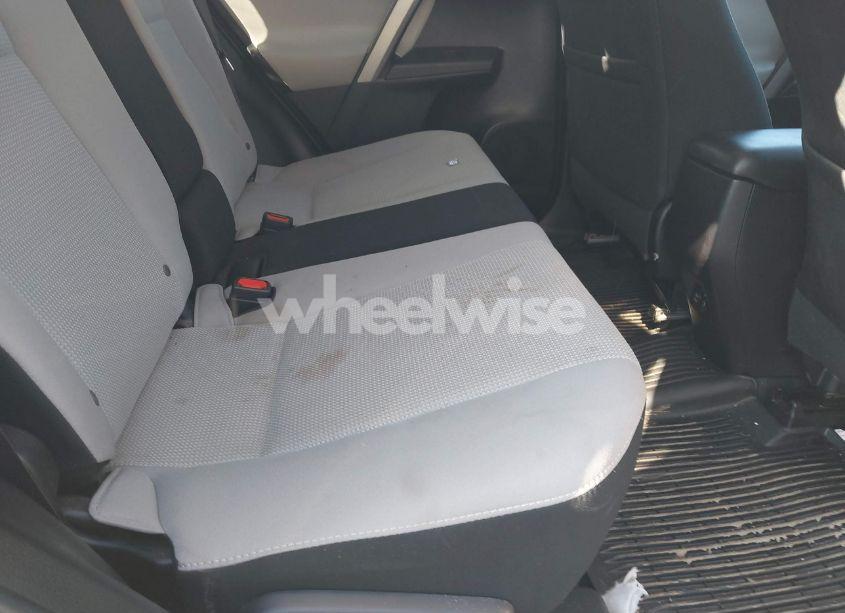 Photo 8 of 2016 Toyota Rav4 XLE (VIN 2T3WFREV0GW282440)