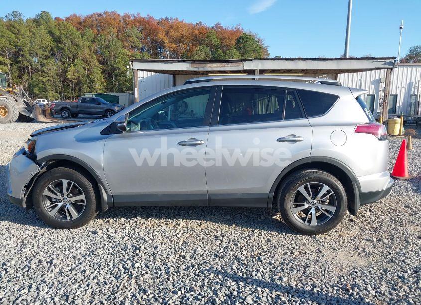 Photo 14 of 2016 Toyota Rav4 XLE (VIN 2T3WFREV0GW299447)