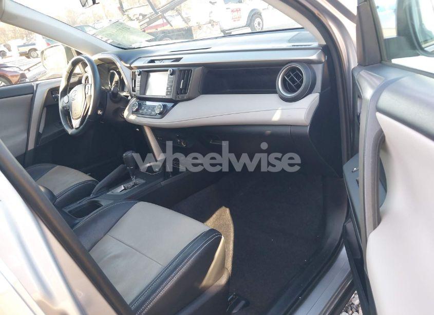 Photo 5 of 2016 Toyota Rav4 XLE (VIN 2T3WFREV0GW299447)