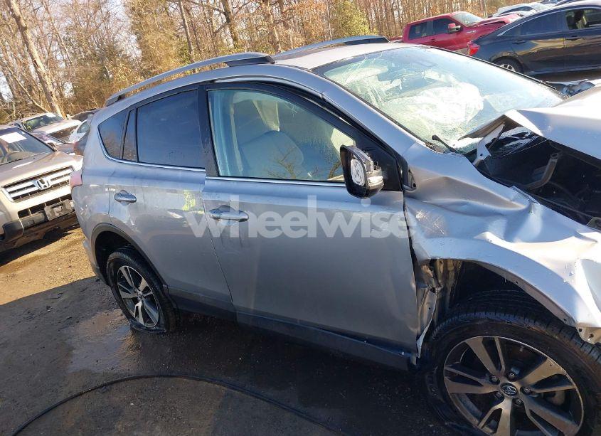 Photo 13 of 2017 Toyota Rav4 XLE (VIN 2T3WFREV0HW404005)