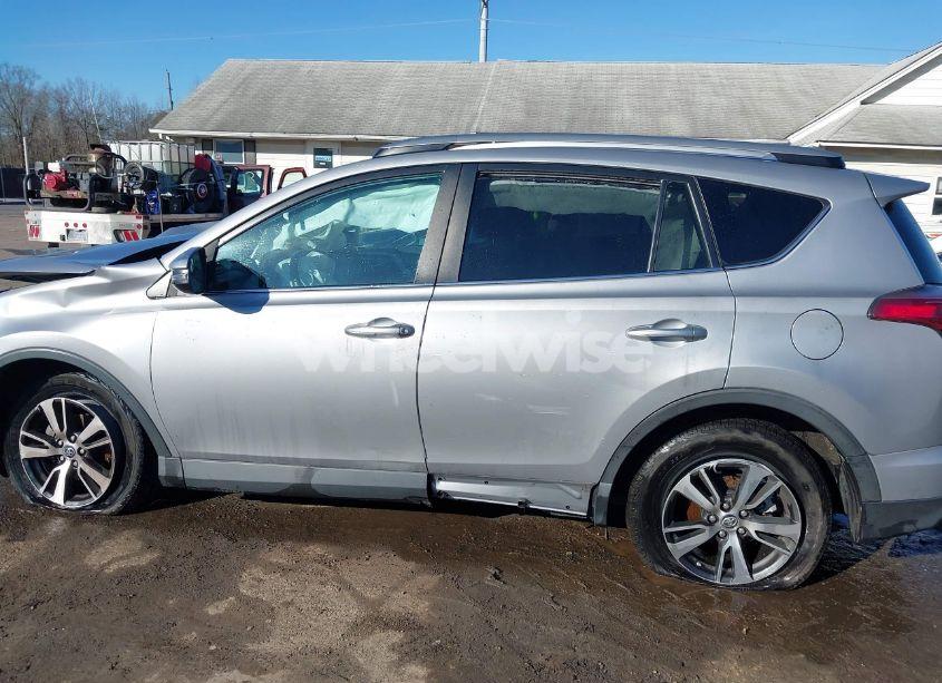 Photo 14 of 2017 Toyota Rav4 XLE (VIN 2T3WFREV0HW404005)