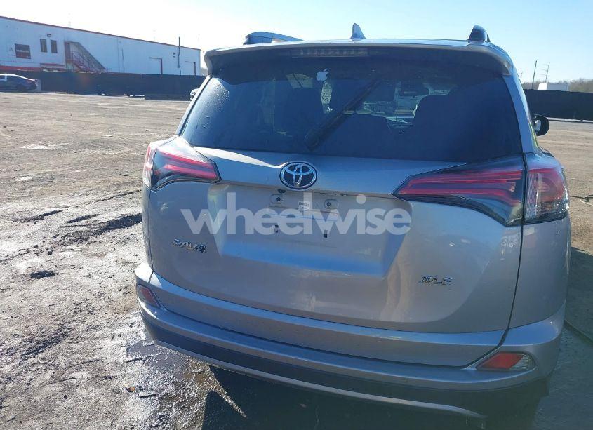 Photo 16 of 2017 Toyota Rav4 XLE (VIN 2T3WFREV0HW404005)