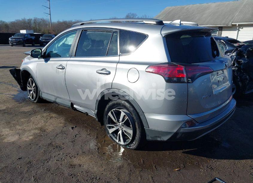 Photo 3 of 2017 Toyota Rav4 XLE (VIN 2T3WFREV0HW404005)