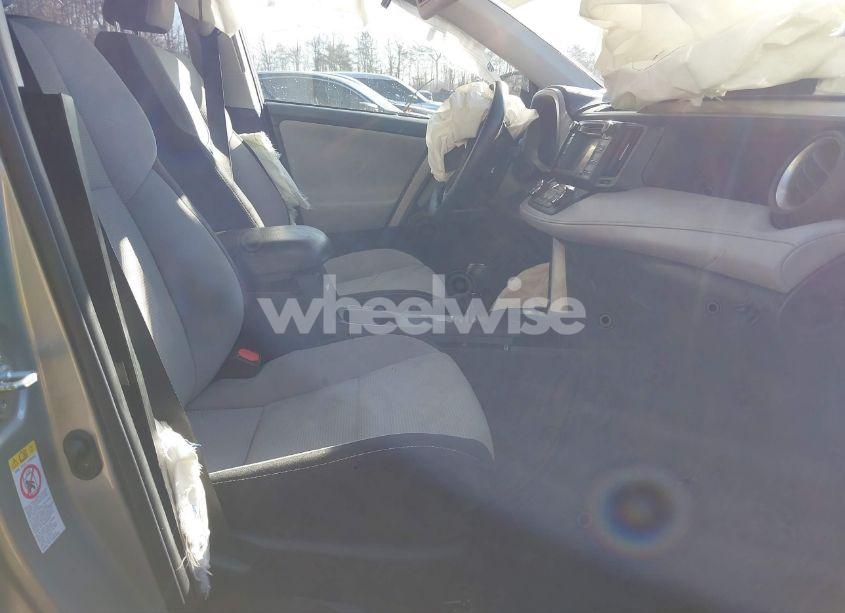 Photo 5 of 2017 Toyota Rav4 XLE (VIN 2T3WFREV0HW404005)