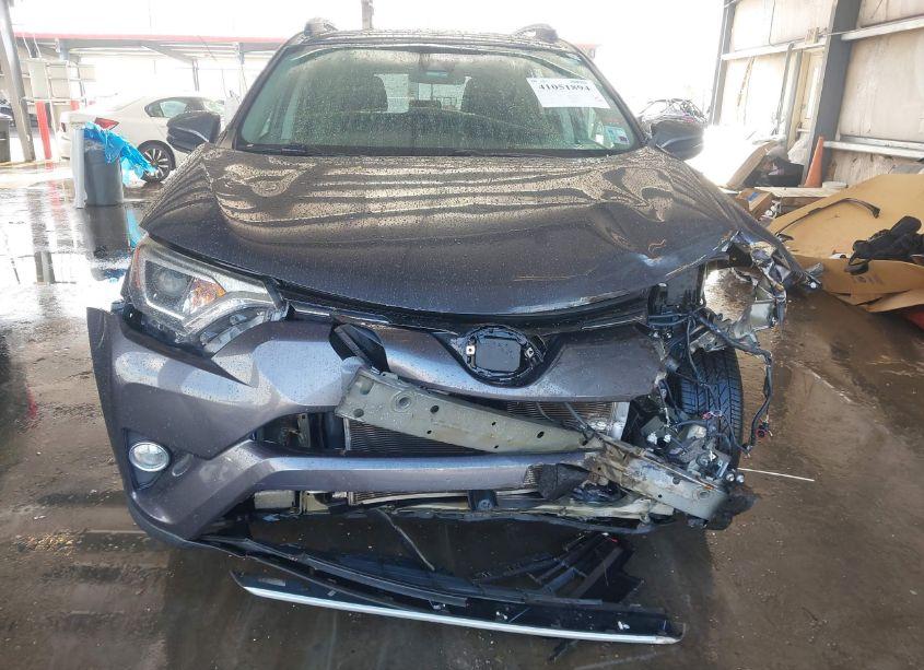 Photo 12 of 2018 Toyota Rav4 ADVENTURE/XLE (VIN 2T3WFREV0JW418606)