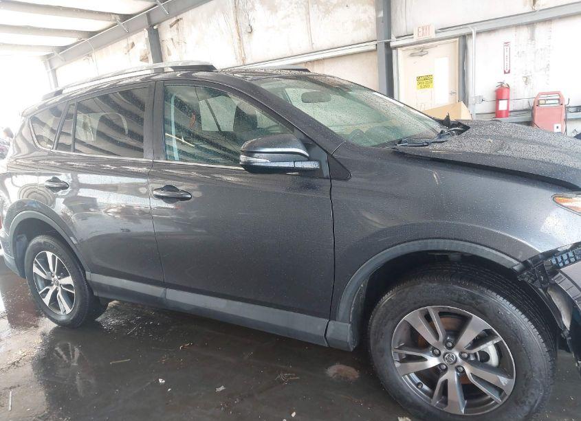 Photo 13 of 2018 Toyota Rav4 ADVENTURE/XLE (VIN 2T3WFREV0JW418606)