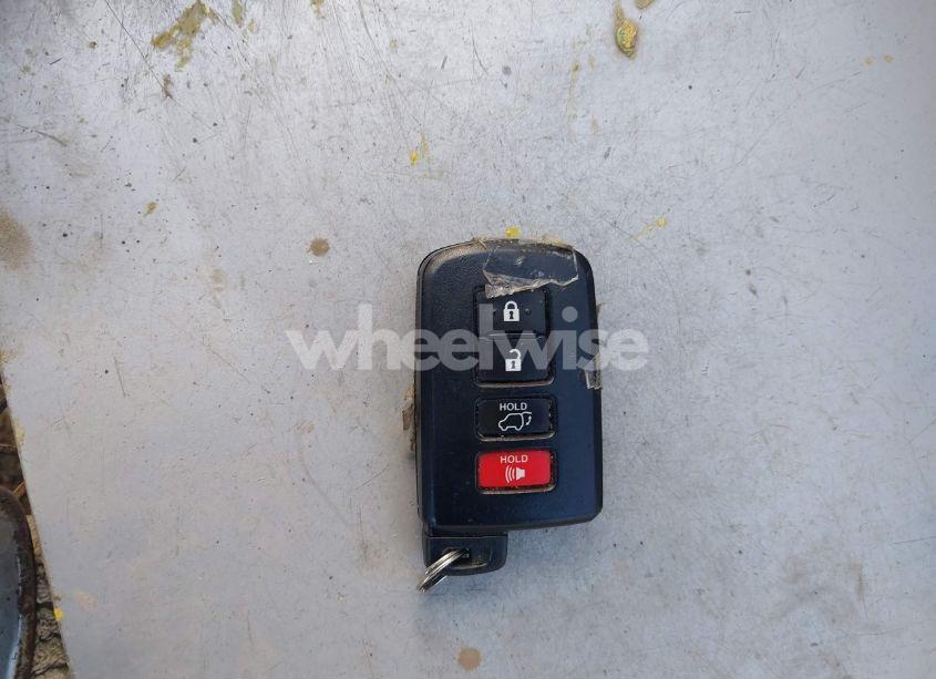 Photo 11 of 2018 Toyota Rav4 ADVENTURE/XLE (VIN 2T3WFREV0JW418721)