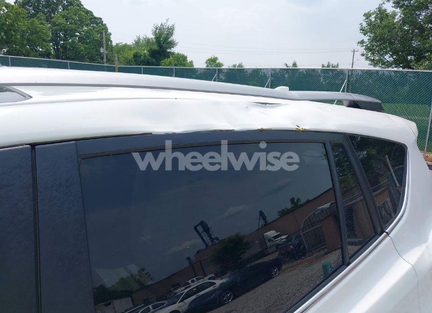 Photo 17 of 2018 Toyota Rav4 XLE (VIN 2T3WFREV0JW424275)