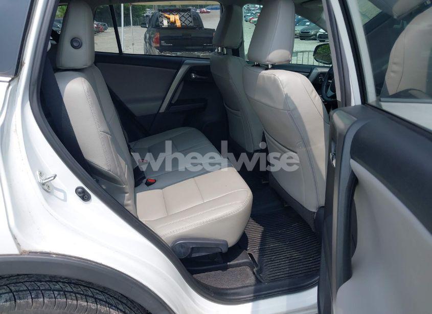 Photo 8 of 2018 Toyota Rav4 XLE (VIN 2T3WFREV0JW424275)