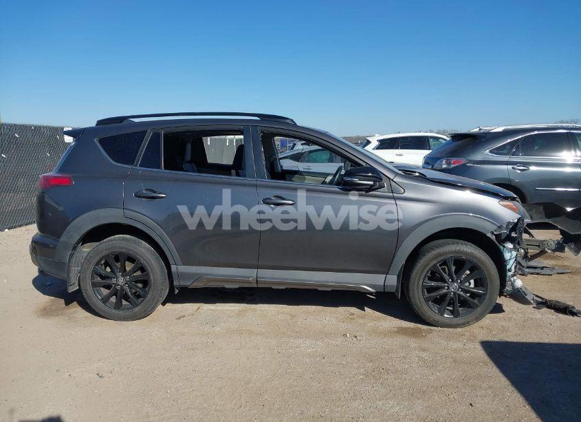Photo 13 of 2018 Toyota Rav4 ADVENTURE/XLE (VIN 2T3WFREV0JW451962)