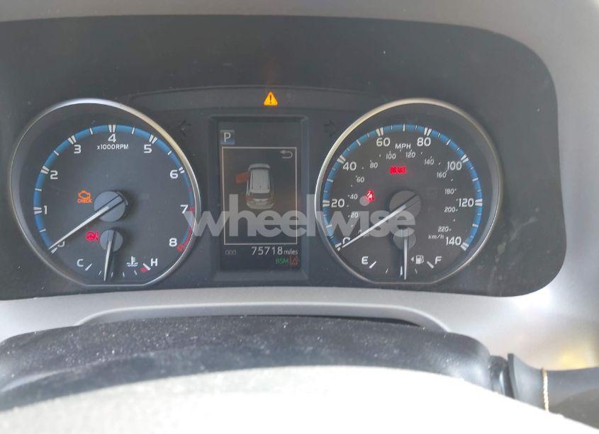 Photo 7 of 2018 Toyota Rav4 ADVENTURE/XLE (VIN 2T3WFREV0JW451962)