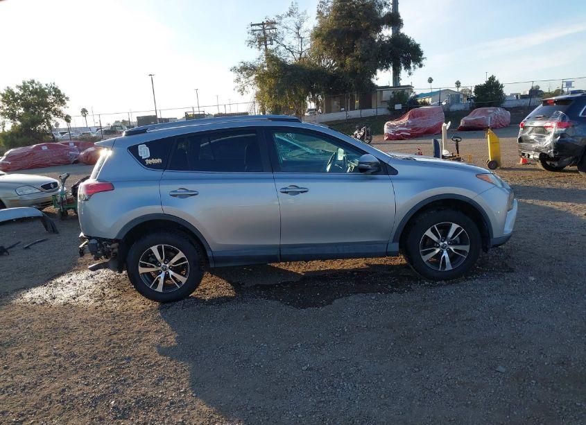 Photo 14 of 2018 Toyota Rav4 ADVENTURE/XLE (VIN 2T3WFREV0JW474688)