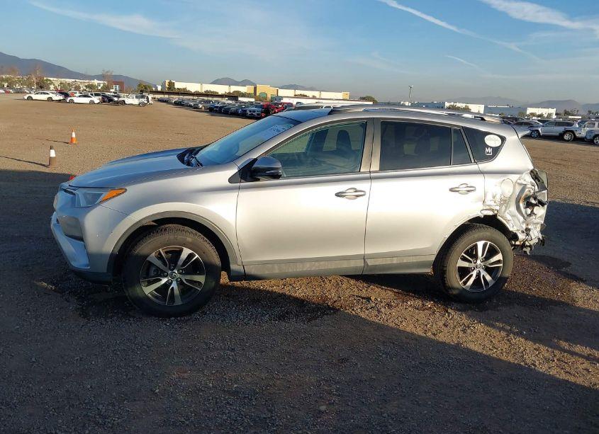 Photo 15 of 2018 Toyota Rav4 ADVENTURE/XLE (VIN 2T3WFREV0JW474688)