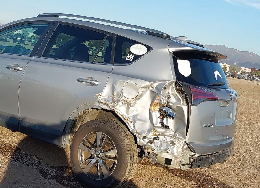 Photo 6 of 2018 Toyota Rav4 ADVENTURE/XLE (VIN 2T3WFREV0JW474688)