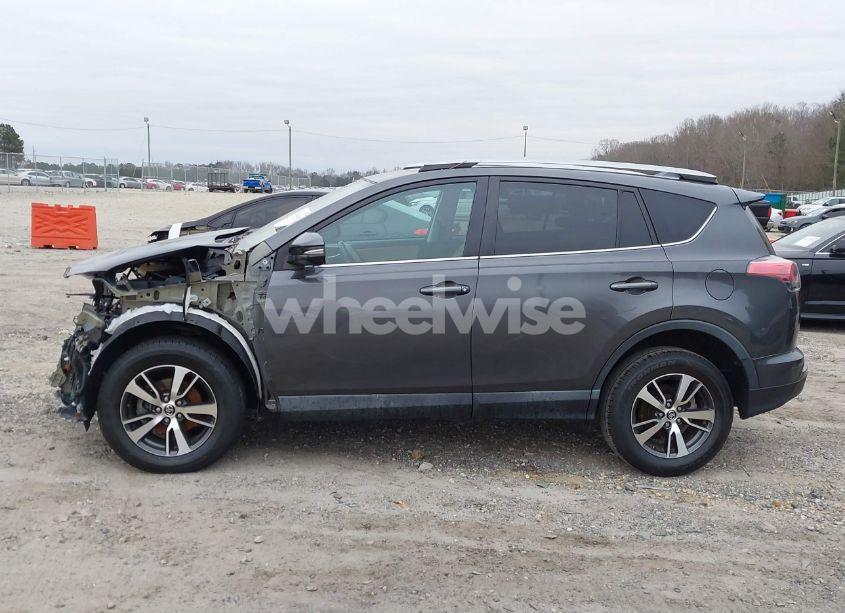 Photo 15 of 2018 Toyota Rav4 ADVENTURE/XLE (VIN 2T3WFREV0JW513117)