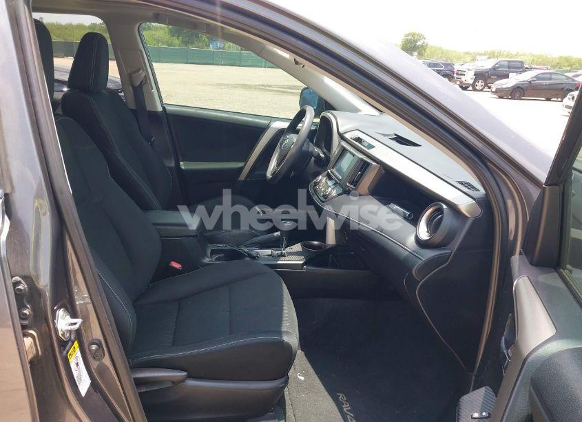 Photo 5 of 2014 Toyota Rav4 XLE (VIN 2T3WFREV1EW088030)