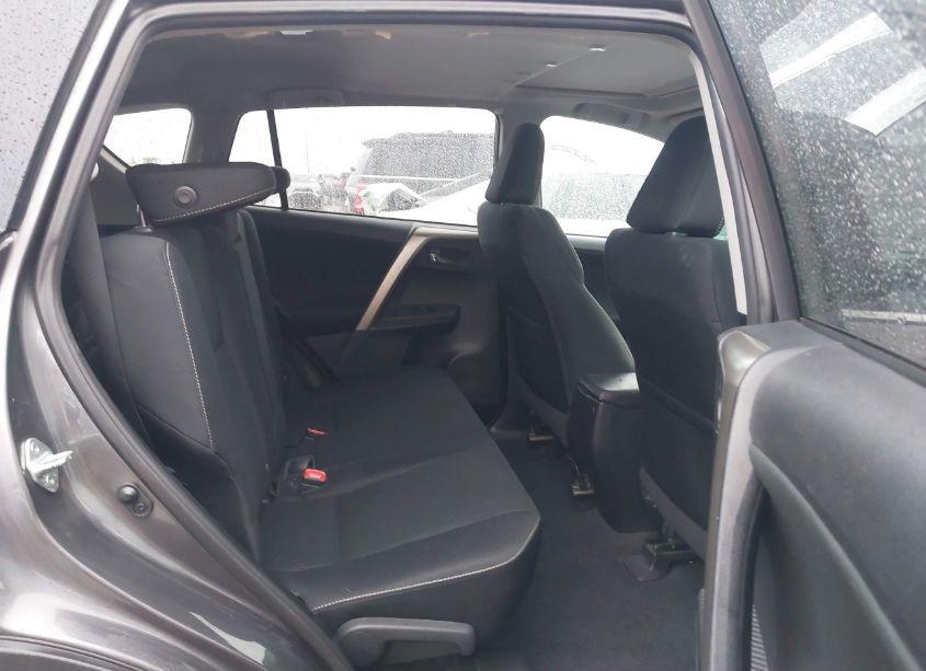 Photo 8 of 2014 Toyota Rav4 XLE (VIN 2T3WFREV1EW127652)