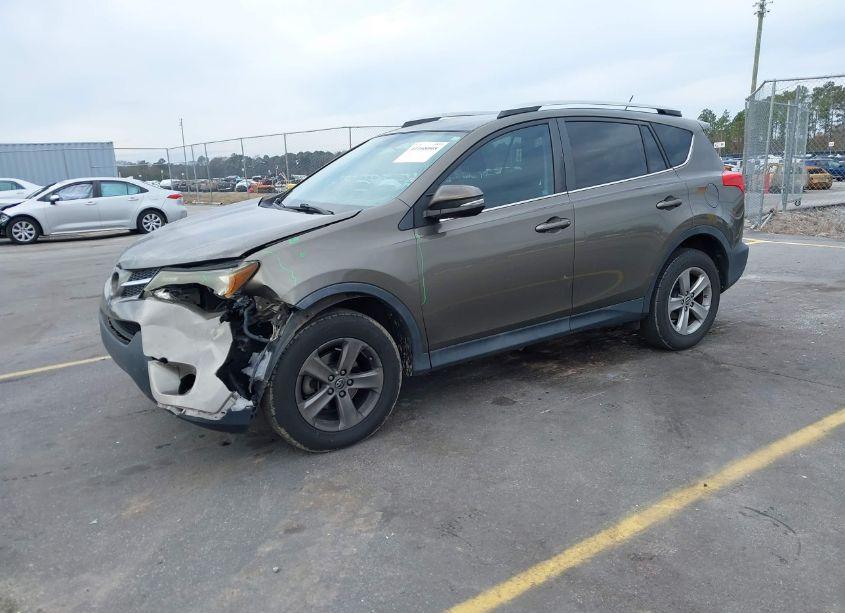 Photo 2 of 2015 Toyota Rav4 XLE (VIN 2T3WFREV1FW175590)