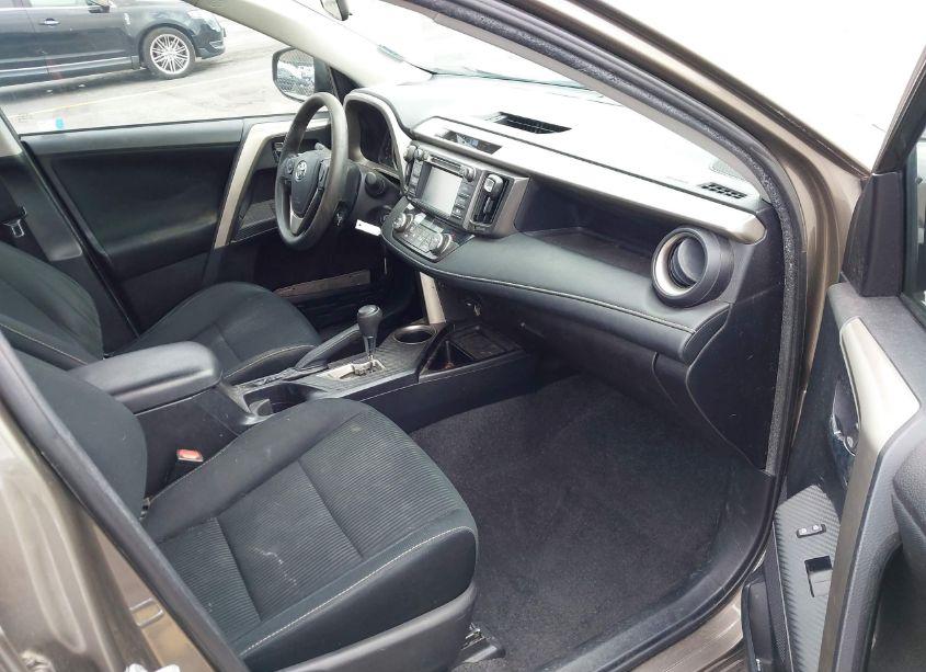 Photo 5 of 2015 Toyota Rav4 XLE (VIN 2T3WFREV1FW175590)