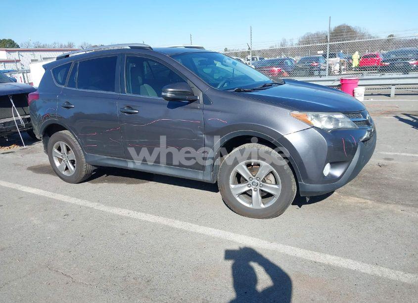 2015 Toyota Rav4 XLE (VIN 2T3WFREV1FW229129) main photo
