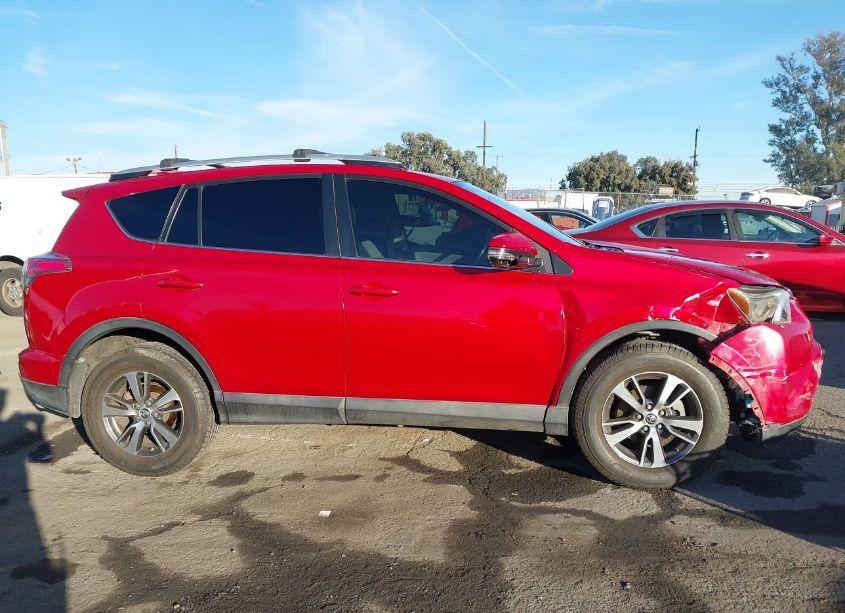 Photo 13 of 2016 Toyota Rav4 XLE (VIN 2T3WFREV1GW249432)