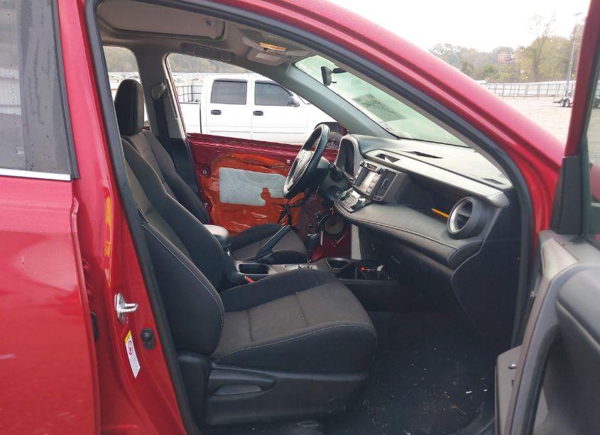 Photo 5 of 2016 Toyota Rav4 XLE (VIN 2T3WFREV1GW309693)