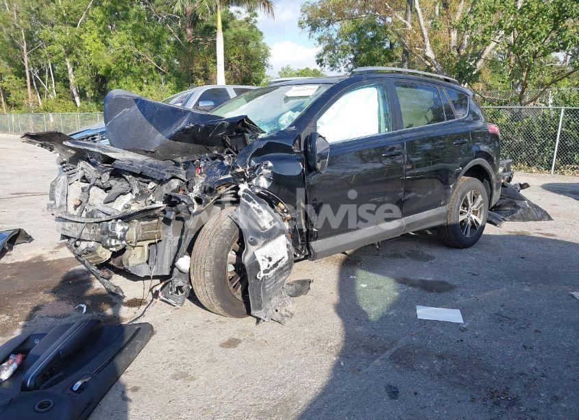 Photo 2 of 2017 Toyota Rav4 XLE (VIN 2T3WFREV1HW335616)