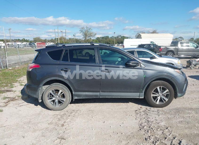 Photo 13 of 2017 Toyota Rav4 XLE (VIN 2T3WFREV1HW345742)