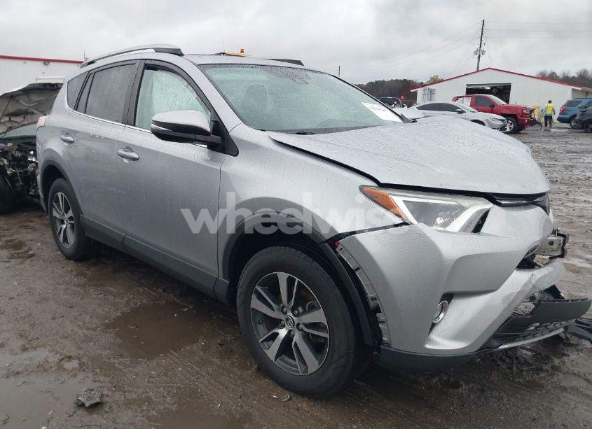 2018 Toyota Rav4 ADVENTURE/XLE (VIN 2T3WFREV1JW485490) main photo