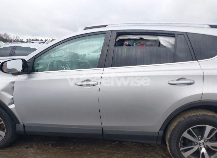 Photo 14 of 2018 Toyota Rav4 ADVENTURE/XLE (VIN 2T3WFREV1JW485490)