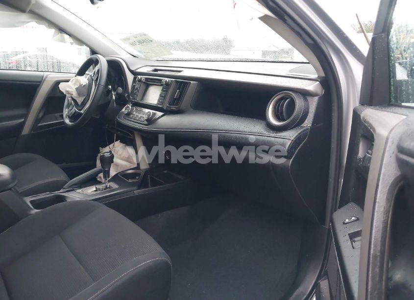 Photo 5 of 2018 Toyota Rav4 ADVENTURE/XLE (VIN 2T3WFREV1JW485490)