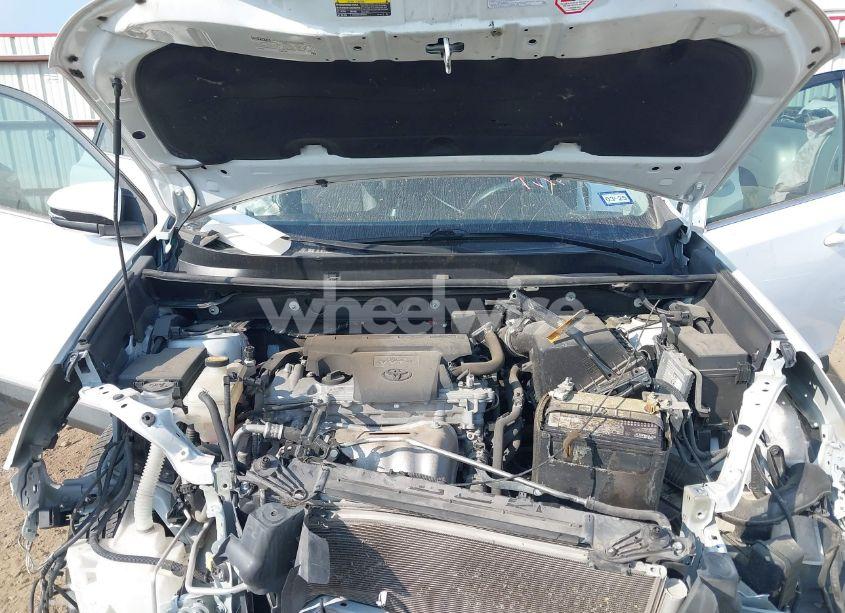 Photo 10 of 2018 Toyota Rav4 ADVENTURE/XLE (VIN 2T3WFREV1JW513384)