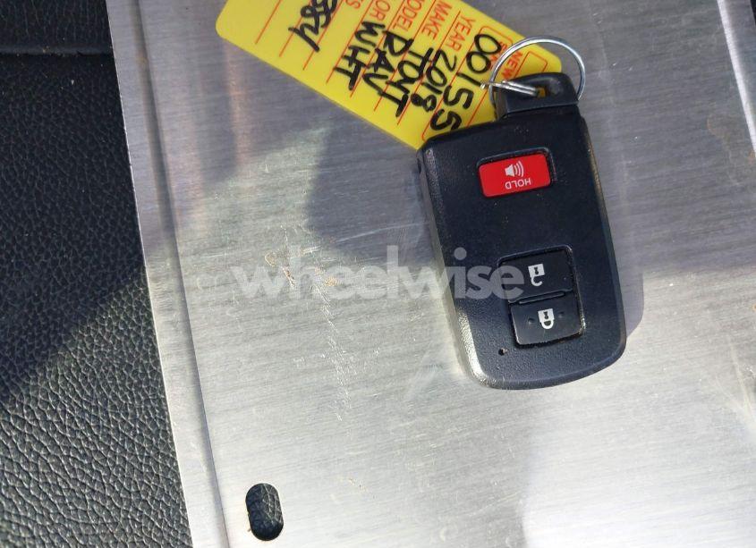 Photo 11 of 2018 Toyota Rav4 ADVENTURE/XLE (VIN 2T3WFREV1JW513384)