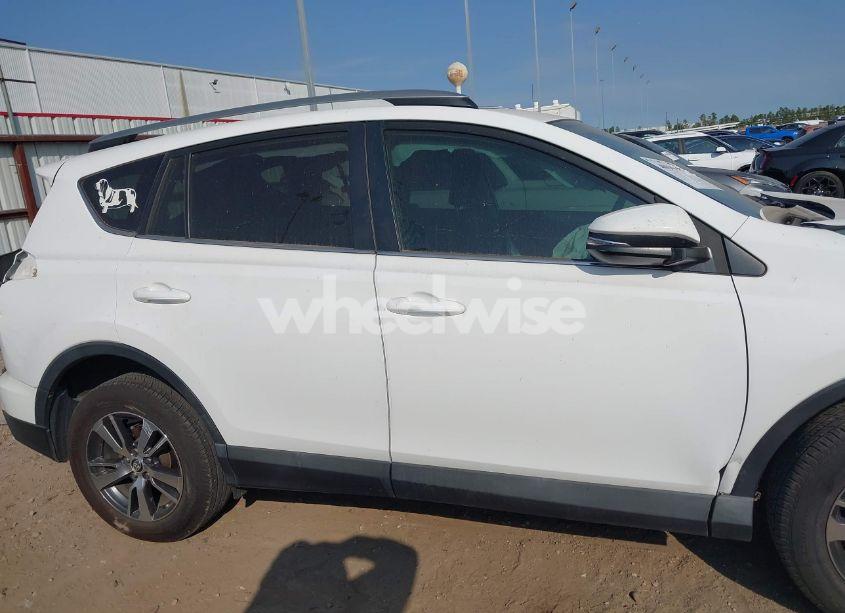 Photo 14 of 2018 Toyota Rav4 ADVENTURE/XLE (VIN 2T3WFREV1JW513384)