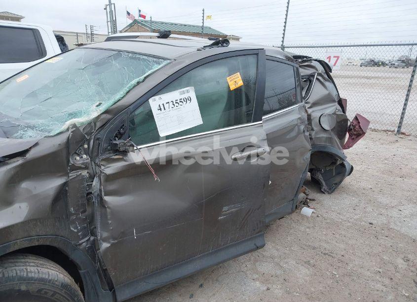 Photo 6 of 2013 Toyota Rav4 XLE (VIN 2T3WFREV2DW010774)