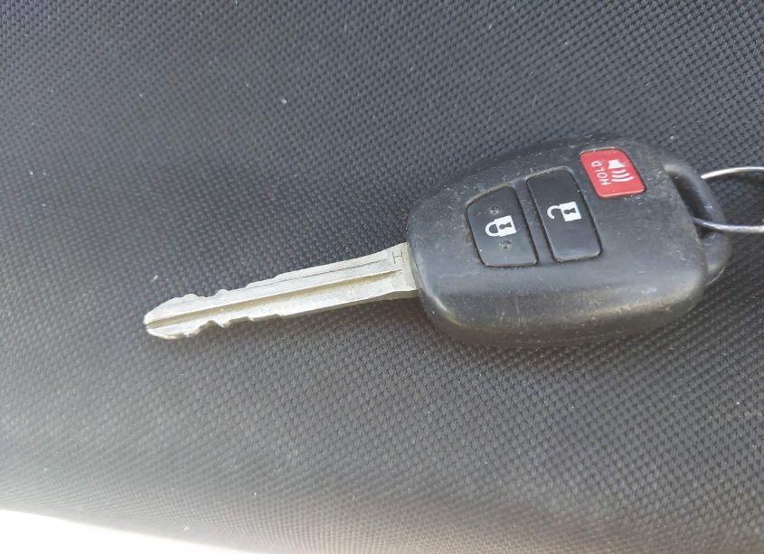 Photo 11 of 2013 Toyota Rav4 XLE (VIN 2T3WFREV2DW026280)