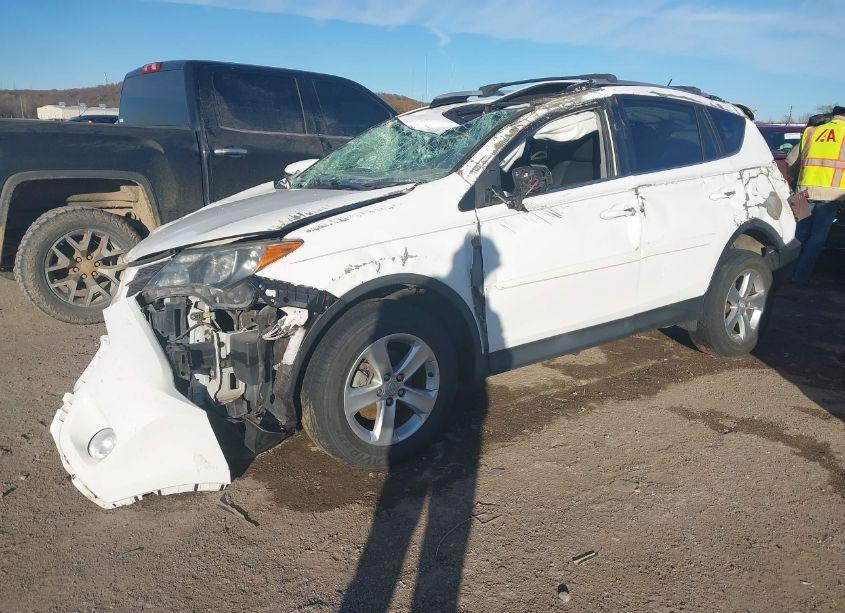 Photo 2 of 2013 Toyota Rav4 XLE (VIN 2T3WFREV2DW026280)